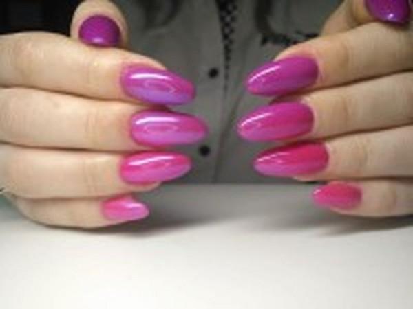 manicure dłoni rozowe paznokcie